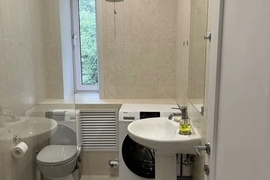 В продаже ,2-х комнатная квартира.